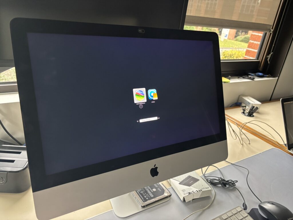 iMac en cours d'optimisation à l'atelier